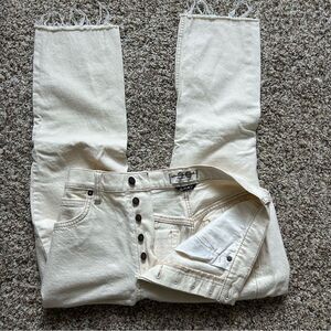 We The Free Women’s Cream Curvy Ankle Cropped Distressed Button Up Jeans Size 29